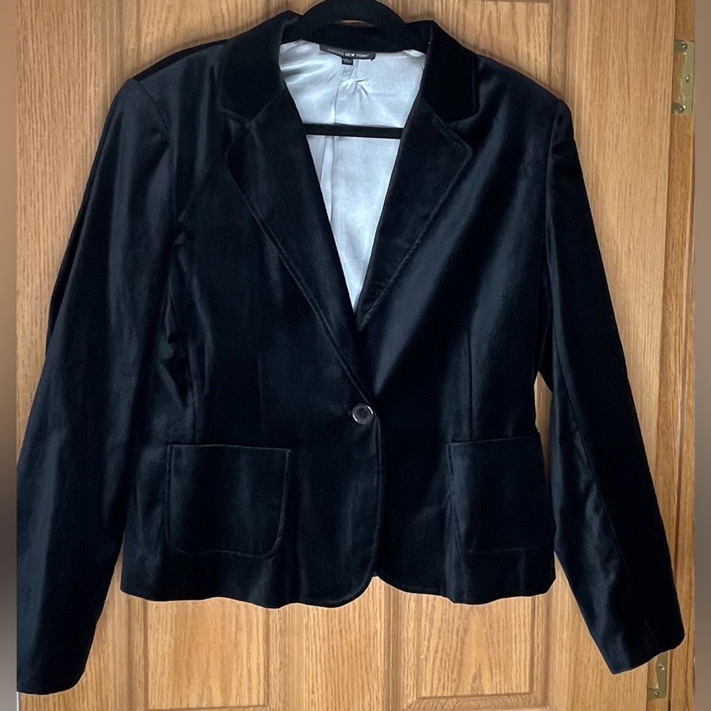 Briggs New York Black Velvet Blazer